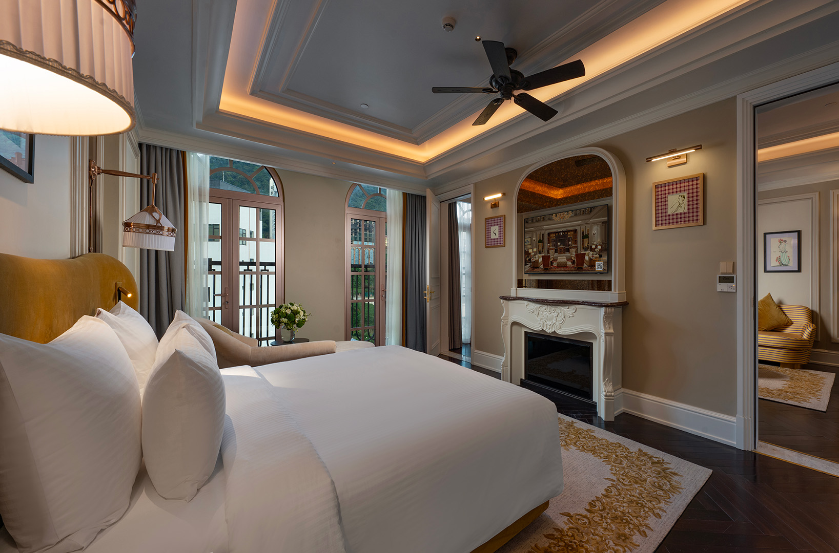 /files/images/Hotel_De_Lamour_Tamdao/Premier-Suite-3%20(1).jpg