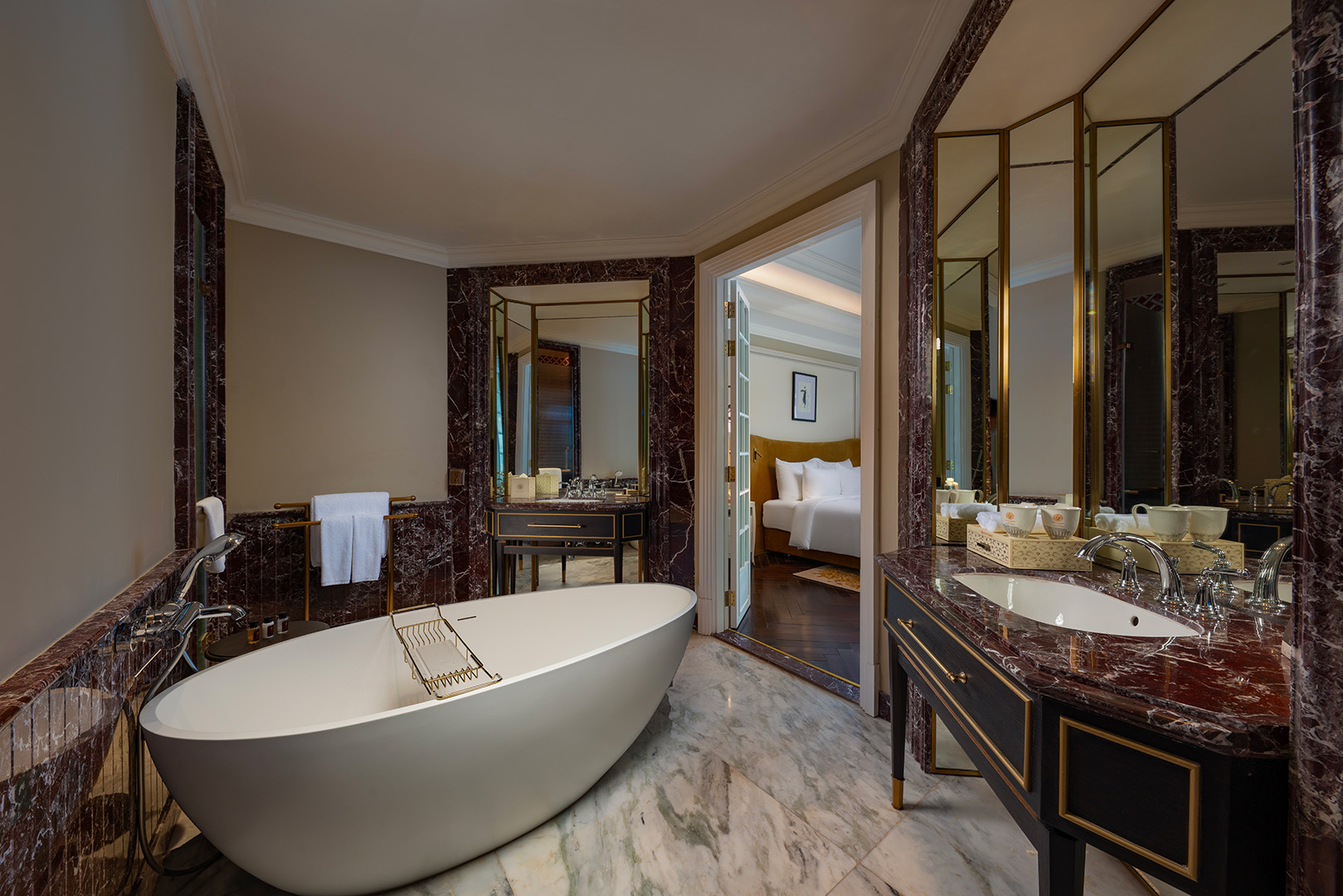 /files/images/Hotel_De_Lamour_Tamdao/Premier-Suite-5.jpg