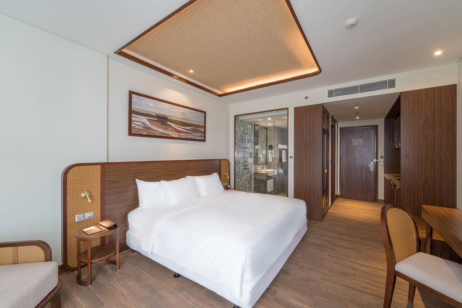 /files/images/Khachsanbestwesternsonaseaphuquoc/Deluxe---King-(1).jpg
