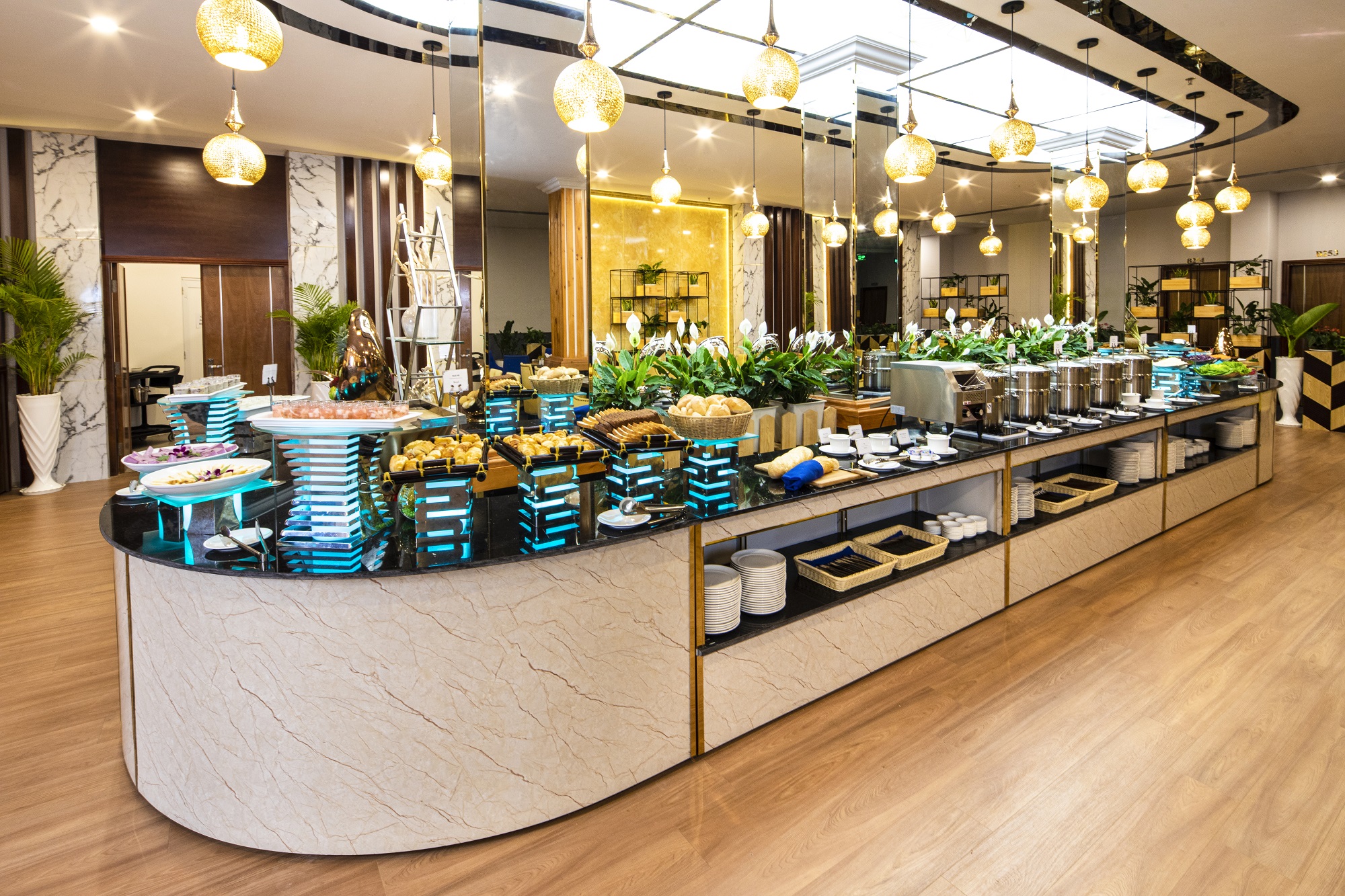 /files/images/LadalatHotel/1_%20LAVANDE%20RESTAURANT%20-%20LADALAT%20HOTEL%20(1).jpg