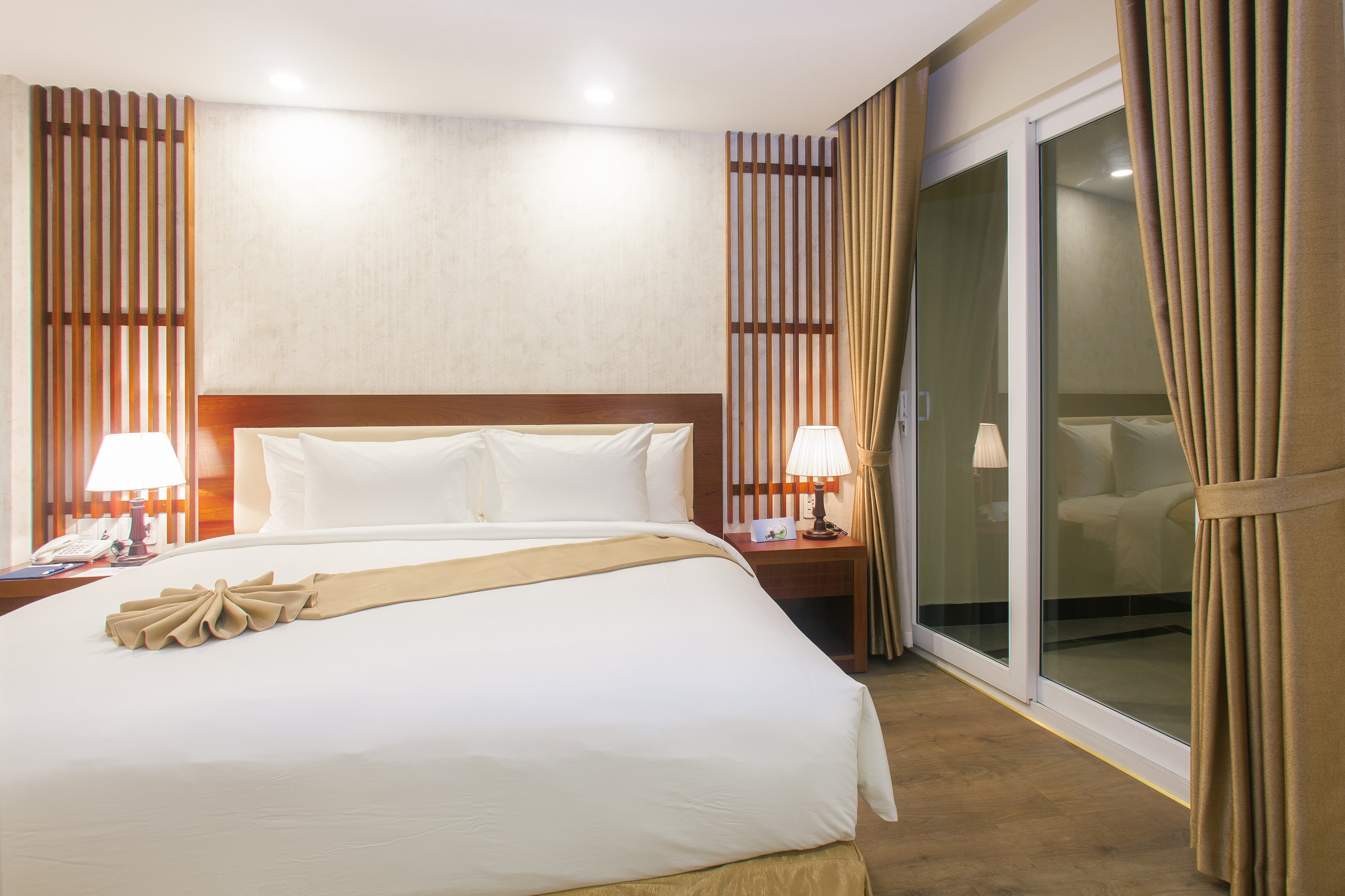 /files/images/LadalatHotel/DELUXE%20DOUBLE%20-%20LADALAT%20HOTEL%20(5).jpg