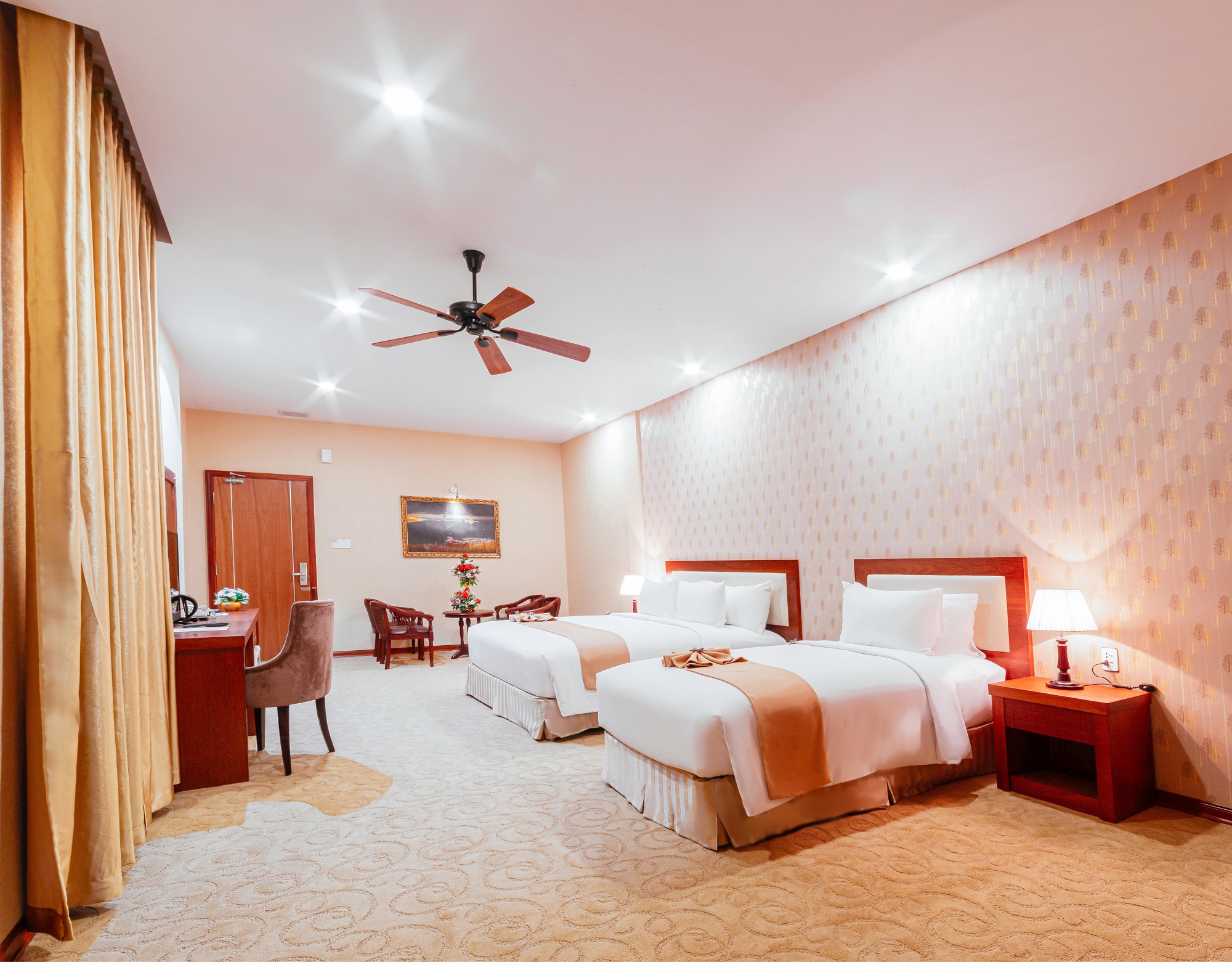 /files/images/LadalatHotel/SUPERIOR%20TRIPLE%20-%20LADALAT%20HOTEL.jpg