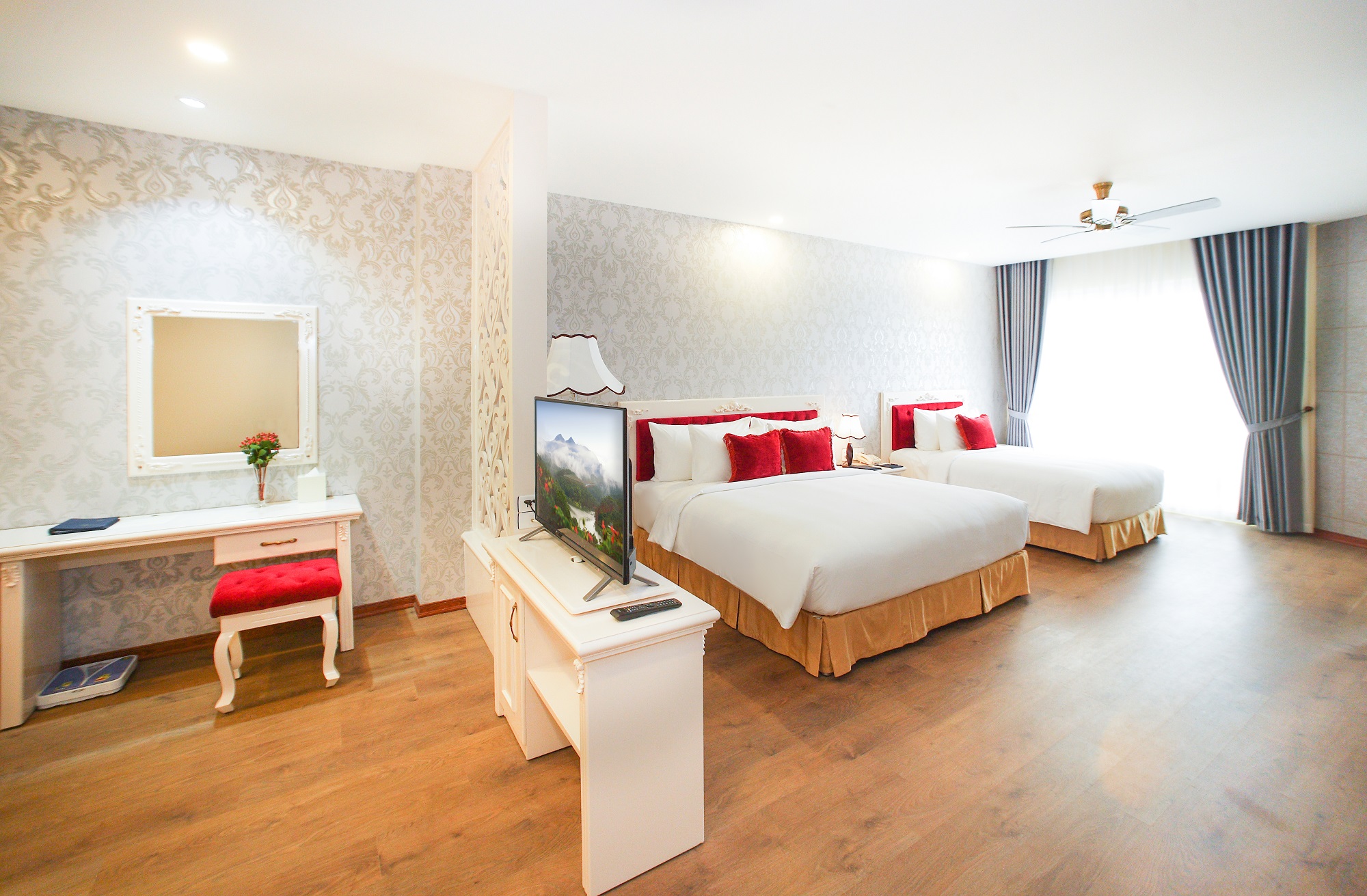 /files/images/LadalatHotel/_DELUXE%20TRIPLE%20-%20LADALAT%20HOTEL%20(4).jpg