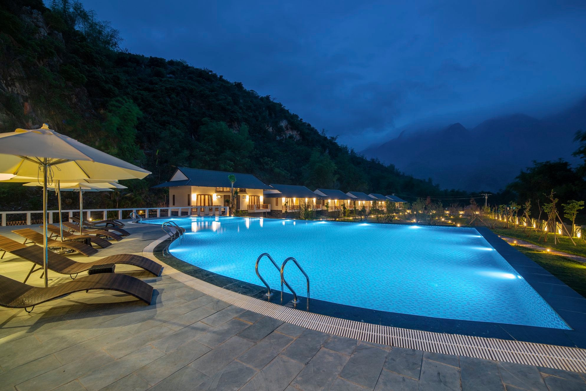 Maichau Mountain View Resort hồ bơi