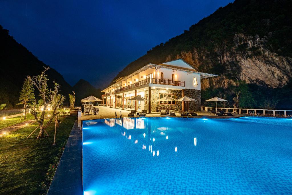 review-khu-resort-4-sao-moi-noi-gan-ha-noi-mai-chau-mountain-view