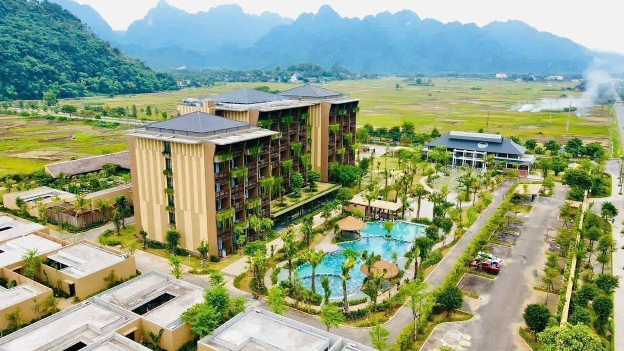 Bể bơi ở Mandala Retreat