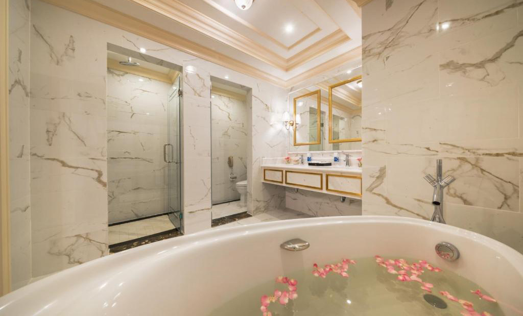/files/images/MeliaVinpearlQuangBinh/suite-executive-7.jpg