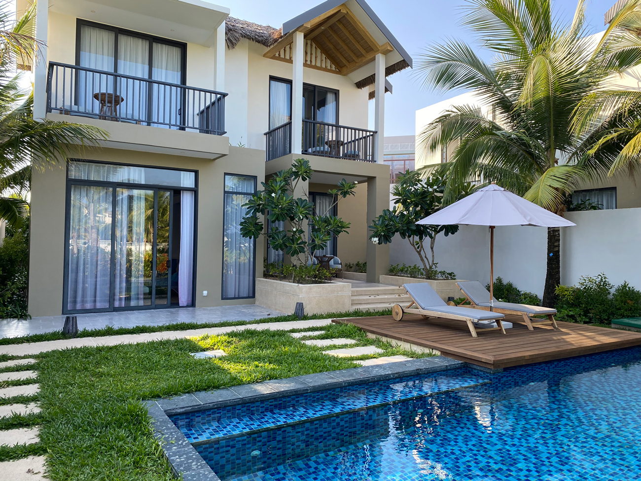 /files/images/NewWorldResortPhuQuoc/Ocean-Pool-Villa.jpg