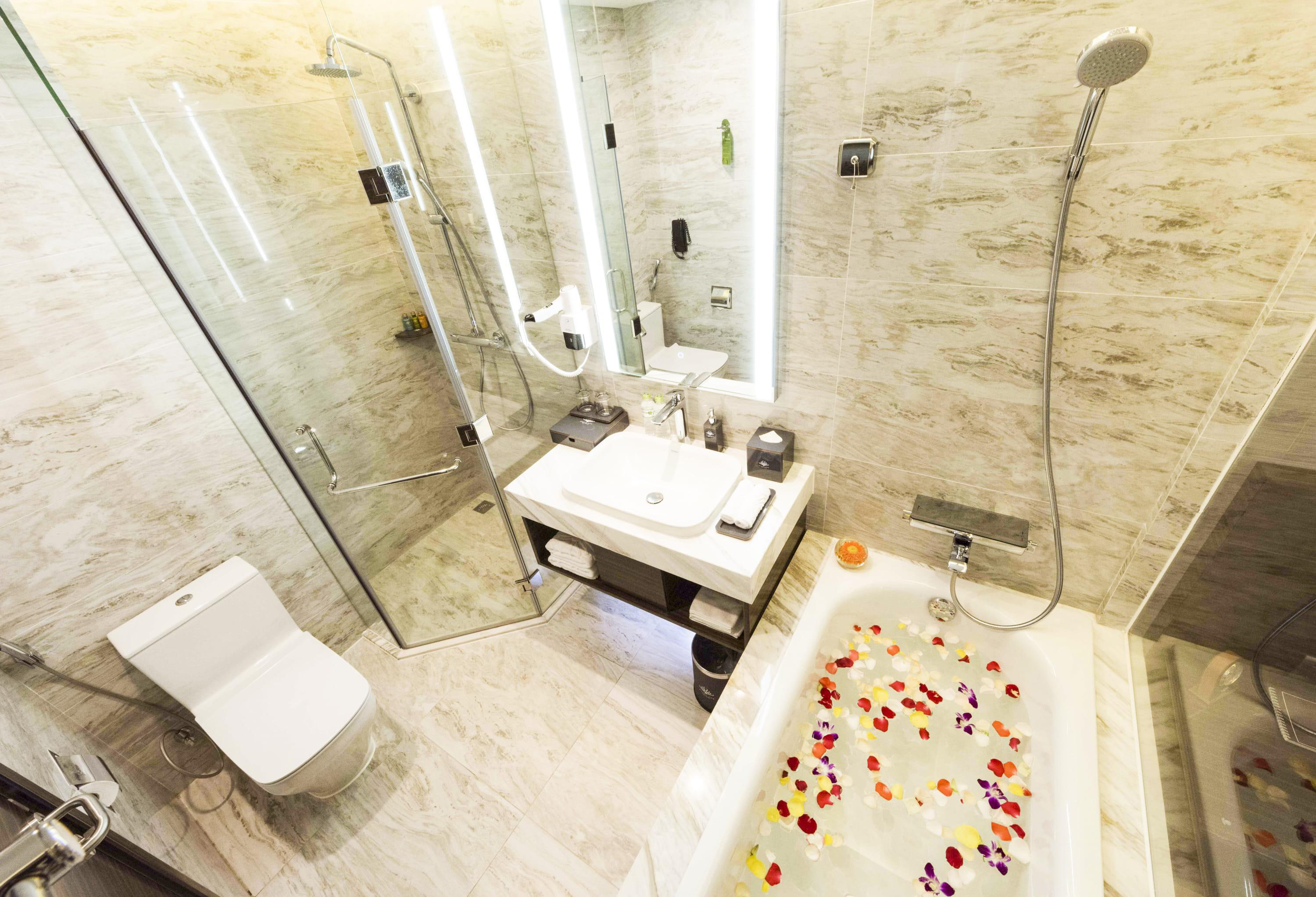 /files/images/QueenAnnHotelNhaTrang/Deluxe-02.jpg