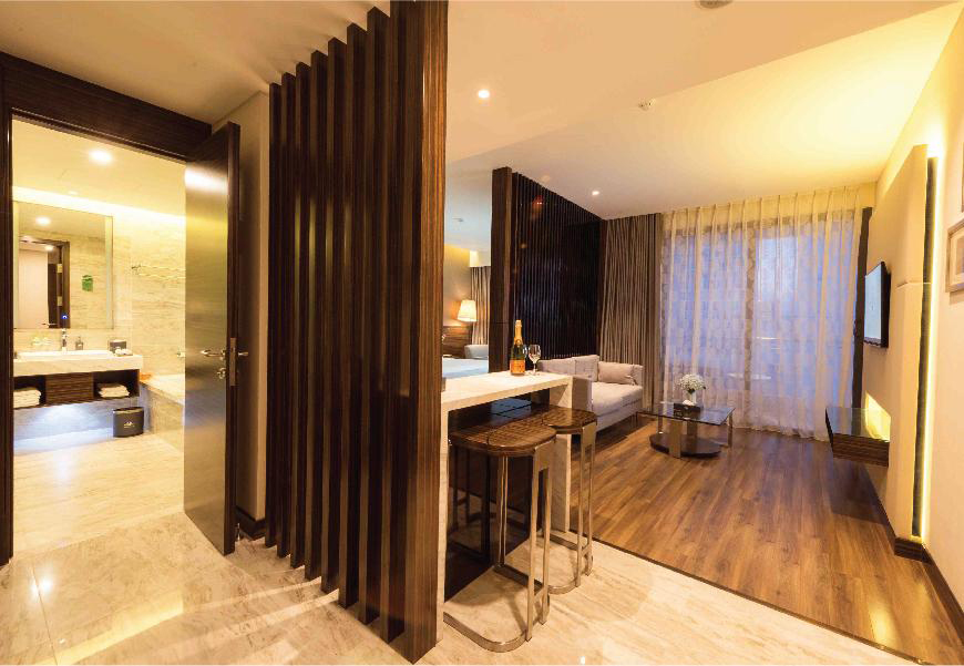 /files/images/QueenAnnHotelNhaTrang/Family_Suite_Ocean_View_Balcony-05.jpg
