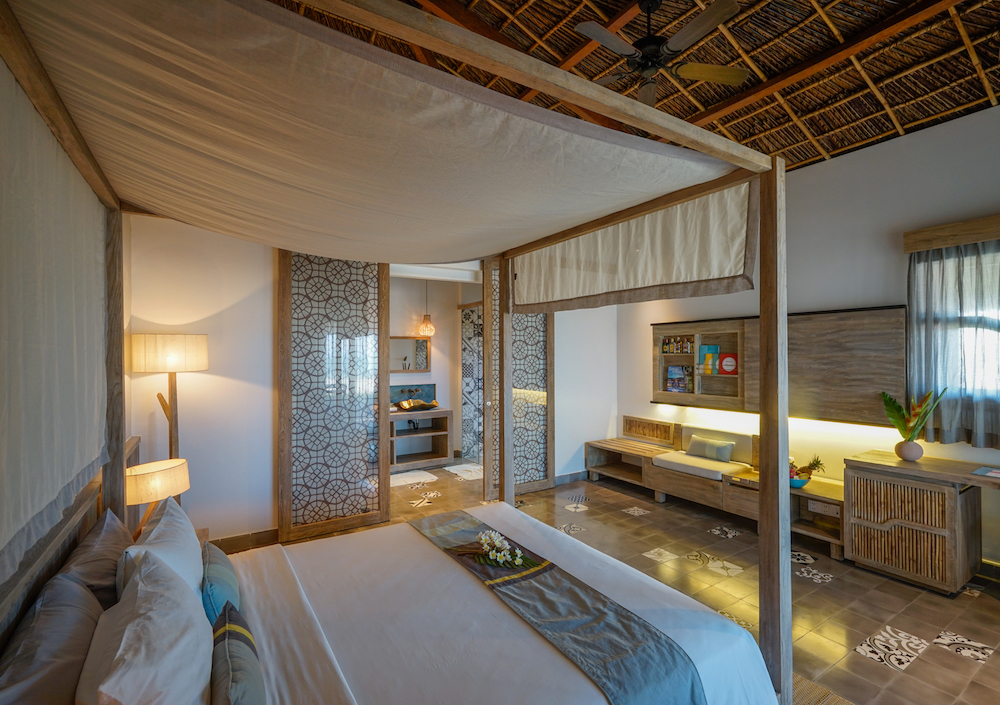 /files/images/SailingClubResortMuiNe/Deluxe-Garden-View-Bungalow-Bedroom-1.jpg