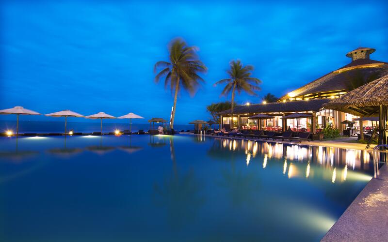 /files/images/SeahorseResortSpaPhanThiet/infinity-pool-1.jpg