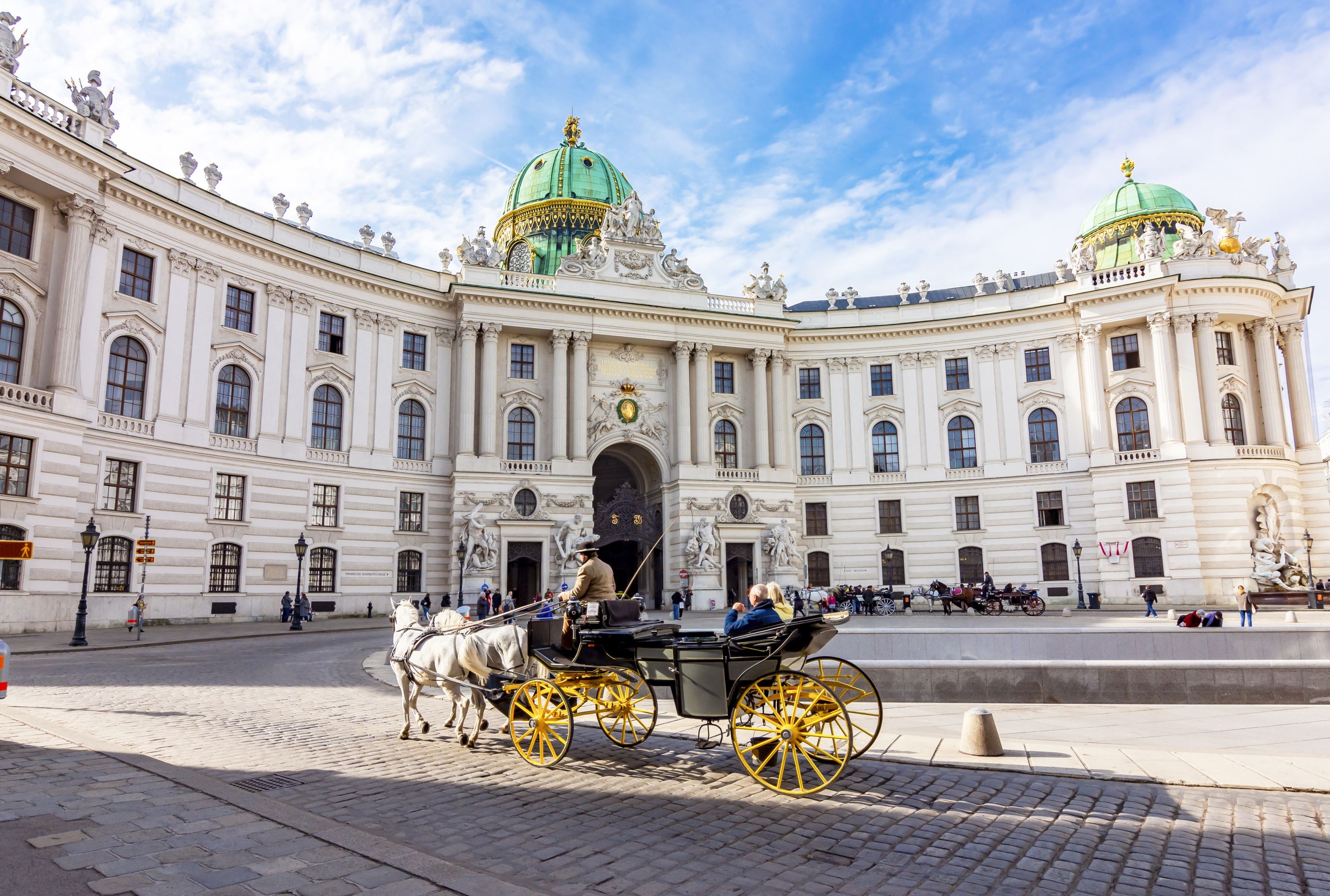Cung điện Hoàng gia Hofburg, Áo