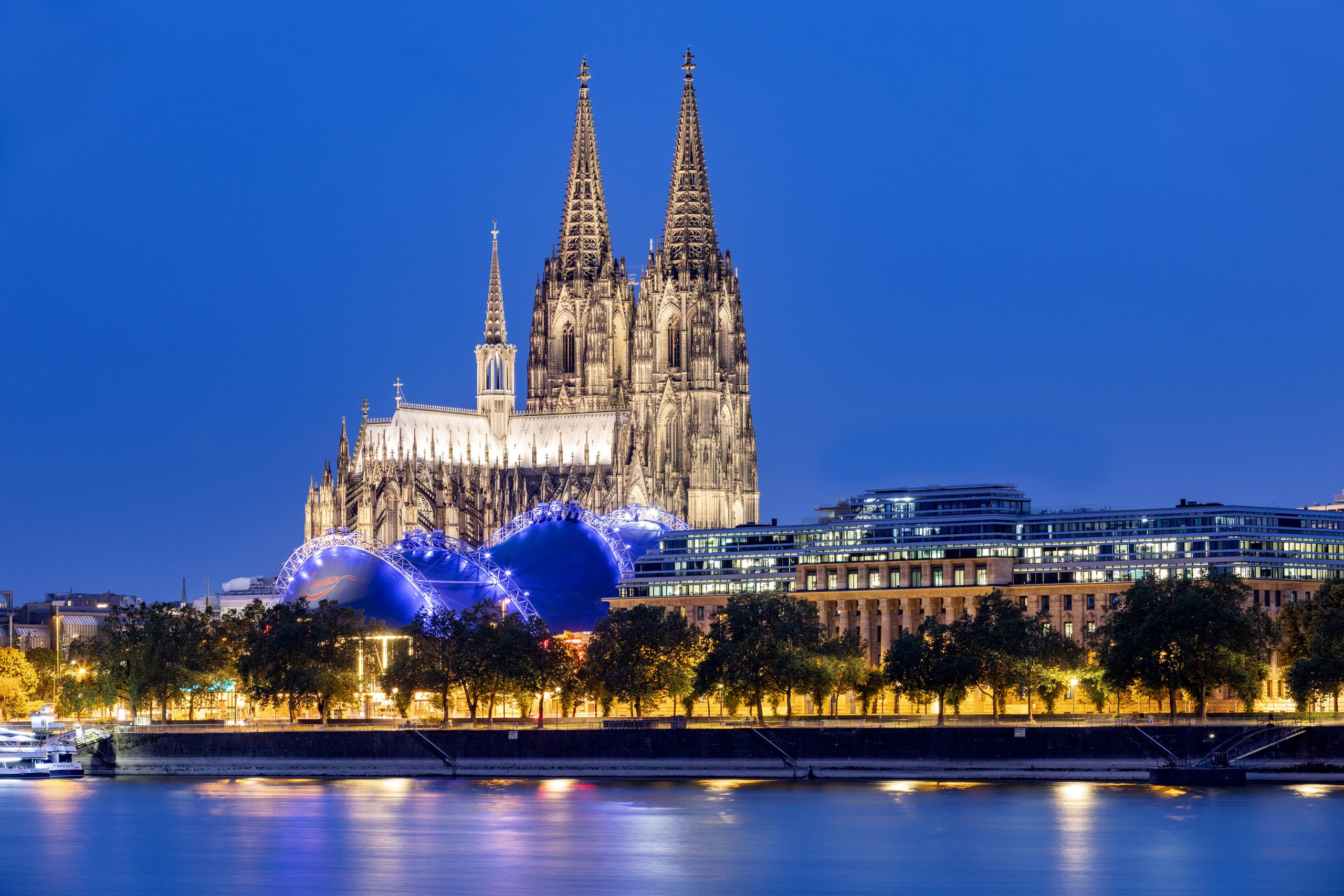 Nhà thờ lớn Kölner Dom, Cologne - Địa điểm nổi tiếng ở Đức