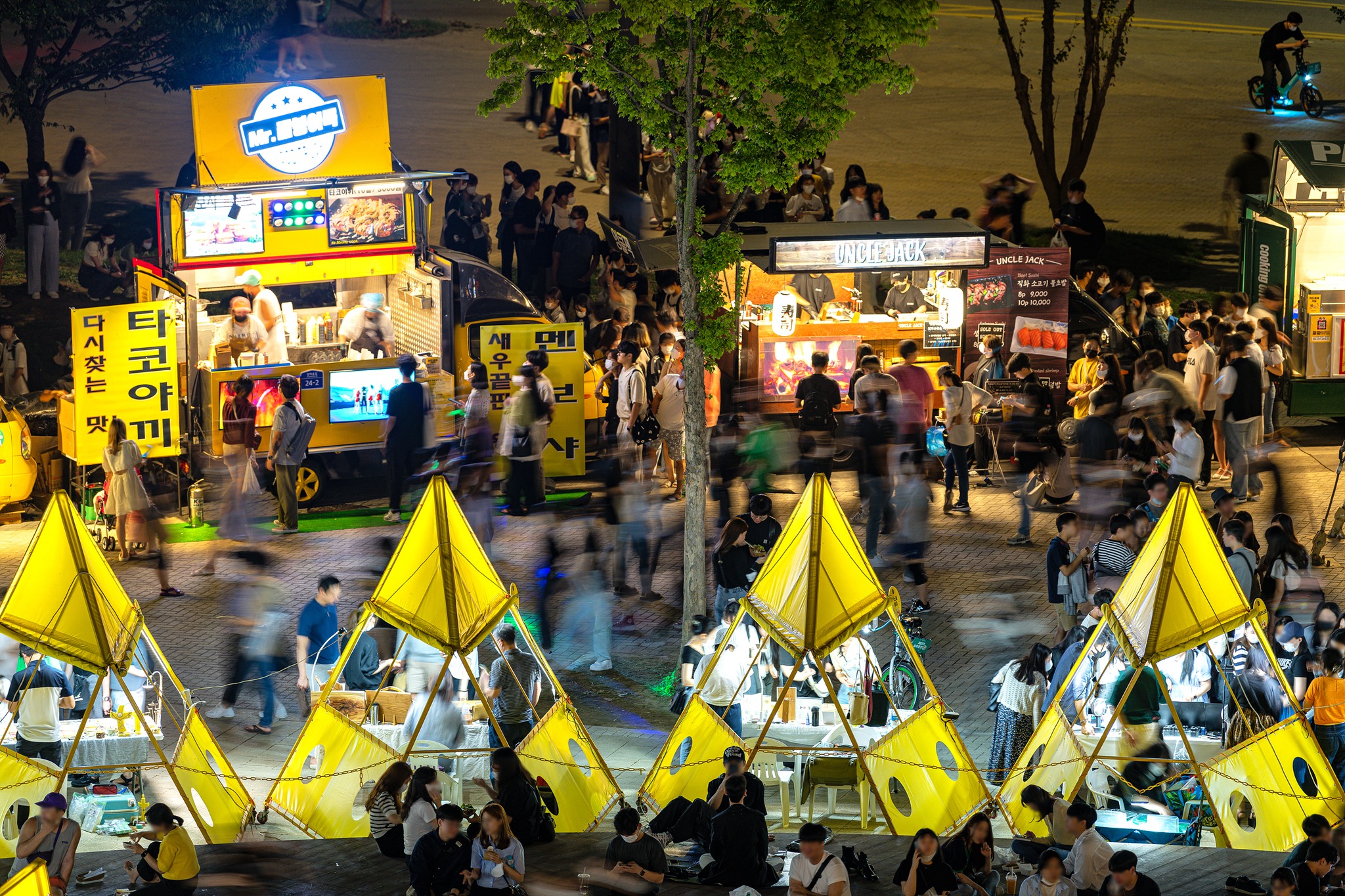 Chợ đêm ánh trăng sông Hàn Banpo, Seoul, Hàn Quốc 
