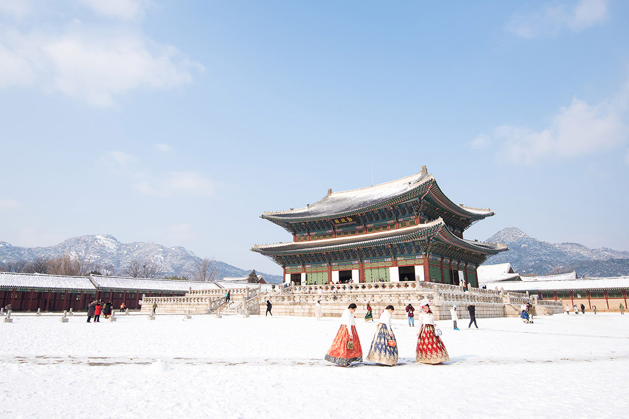 han-quoc/tour-tet-ha-noi-seoul-–-nami-–-truot-tuyet-–-lau-dai-co-tich-lotte-world
