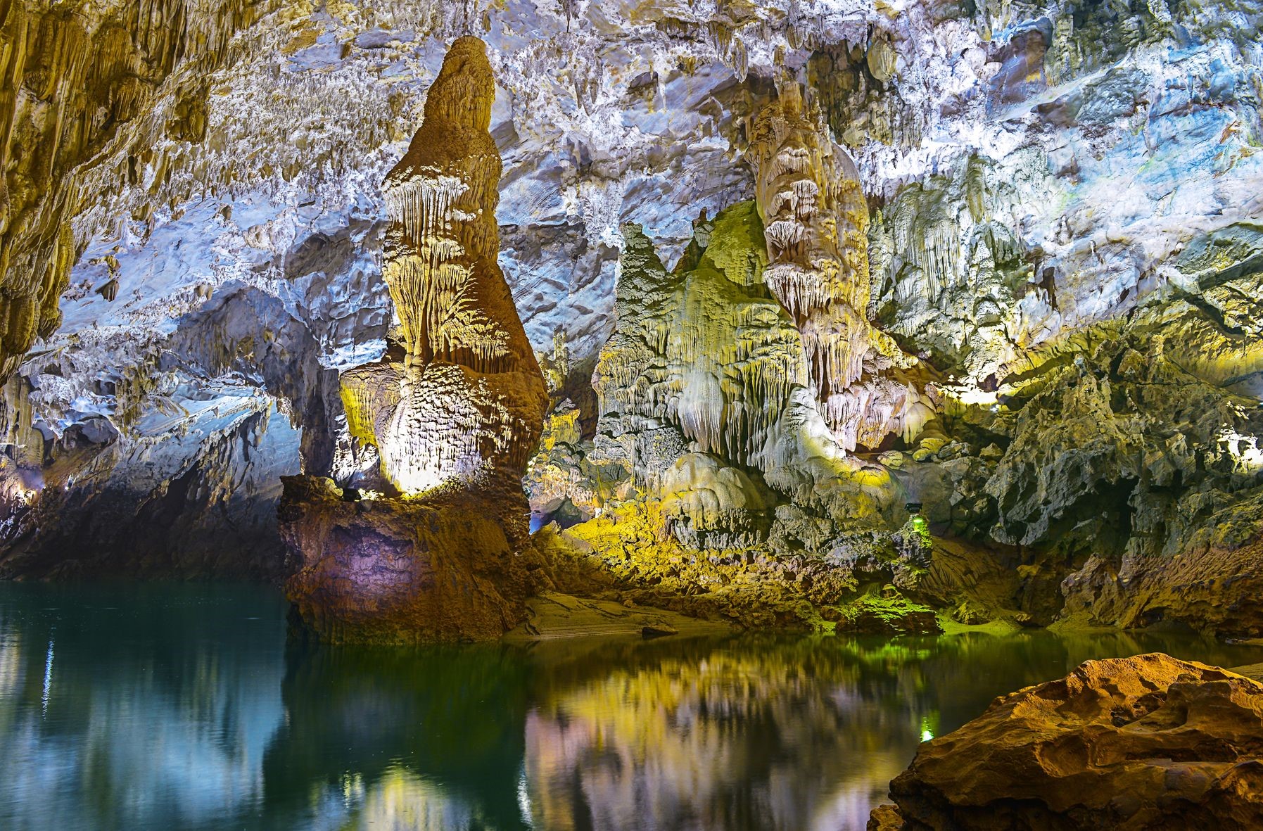 Động Phong Nha, Quảng Bình 01