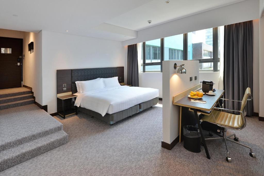 Camlux Hotel - Khách sạn Hồng Kông được xây dựng từ nhà máy Camel 02