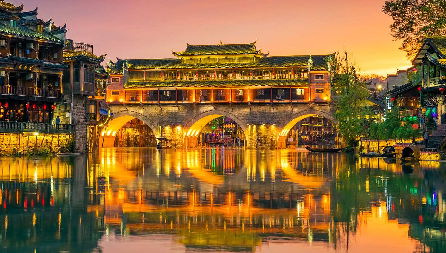 Du lịch Phượng Hoàng Cổ Trấn 01