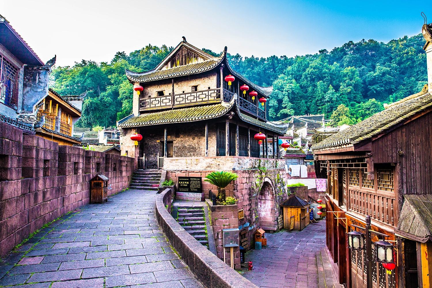 Du lịch Phượng Hoàng Cổ Trấn 04