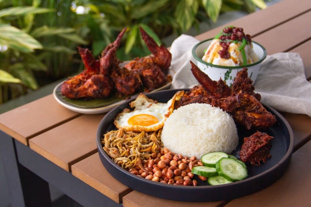 Nasi Lemak - Món ăn Singapore nổi tiếng