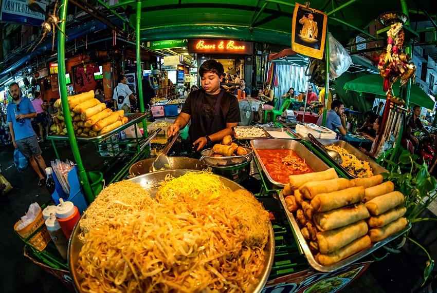 10-mon-an-thai-dac-trung-ma-du-khach-nen-thu-khi-du-lich-xu-so-chua-vang