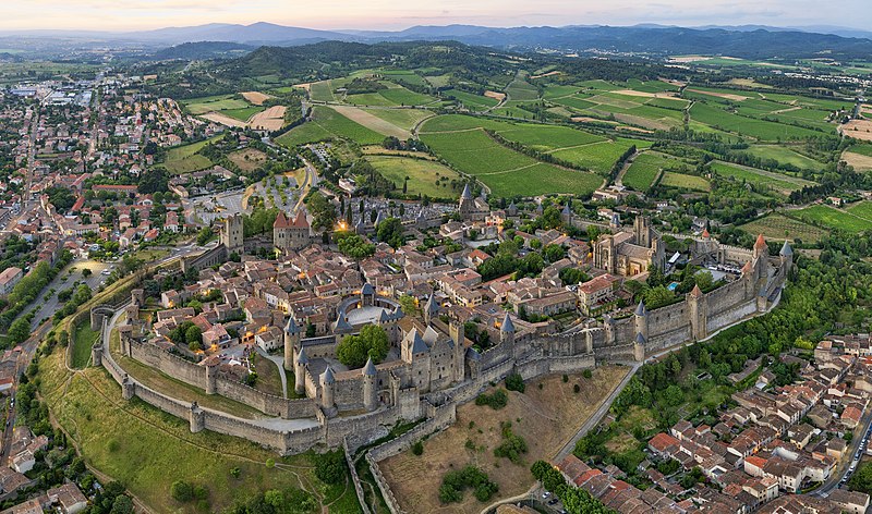 Thị trấn Carcassonne - Địa điểm tham quan nổi tiếng của Pháp