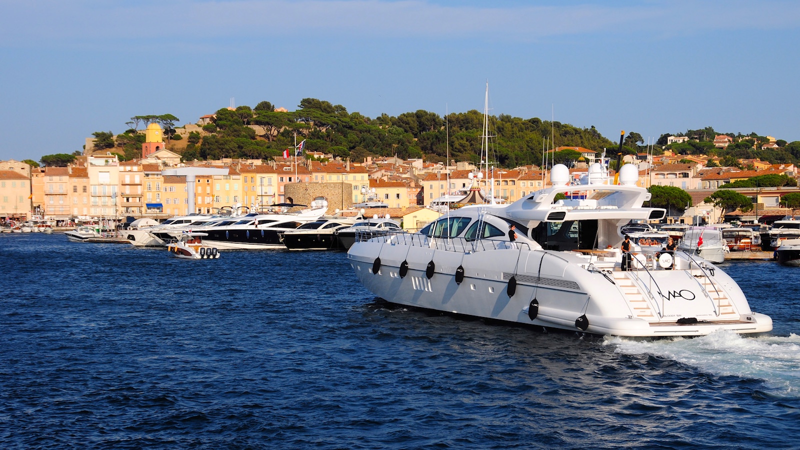 Đi thuyền ở Saint - Tropez - Du lịch miền Nam nước Pháp 01