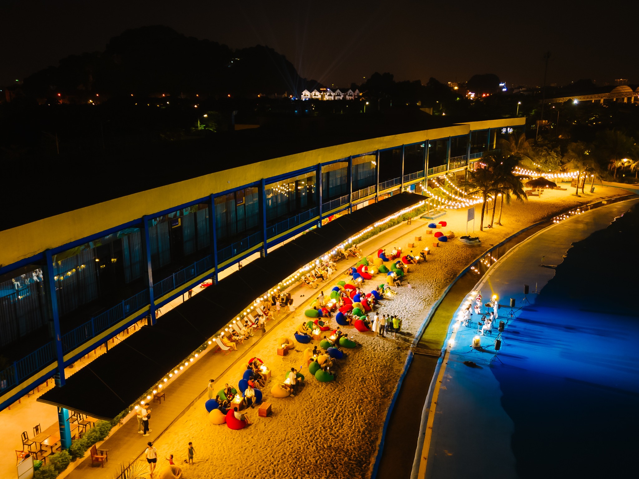 Tuần Châu Hà Nội - The Beach Coffee