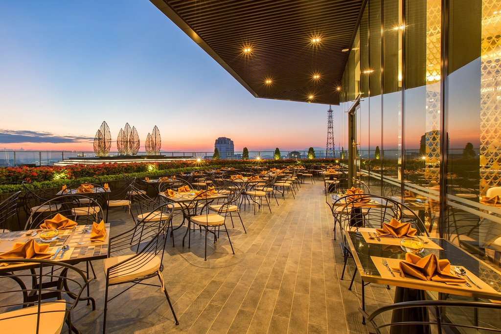 /files/images/VinpearlHotelHue/lotus-restaurant-7th%20(3).jpg