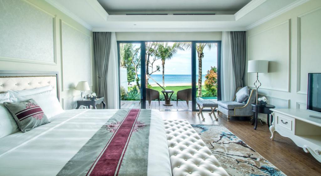 /files/images/VinpearlResort%26GolfPhuQuoc/bedroom%20ocean%20view.jpg