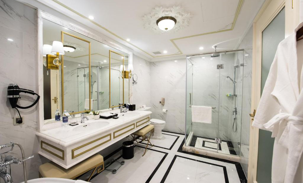 /files/images/VinpearlResort%26SpaHaLong/Executive-Suite-2.jpg