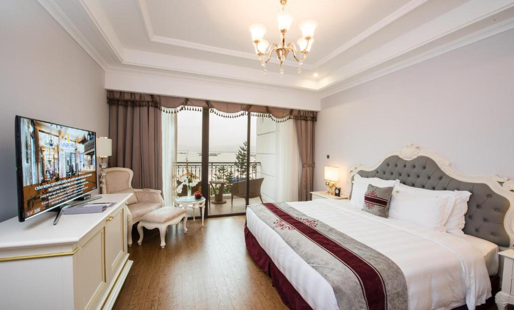 /files/images/VinpearlResort%26SpaHaLong/deluxe-room.jpg