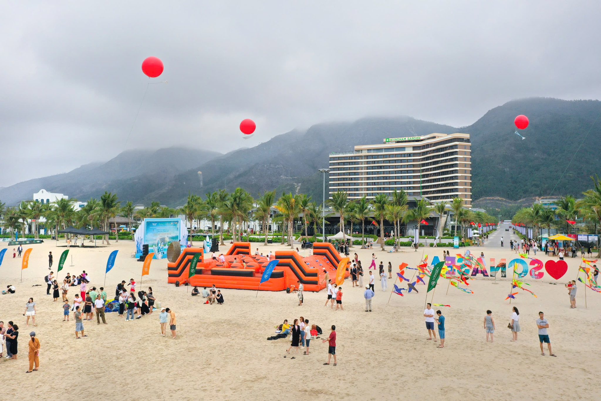 Không gian tổ chức teambuilding ngoài trời ở Sonasea Vân Đồn