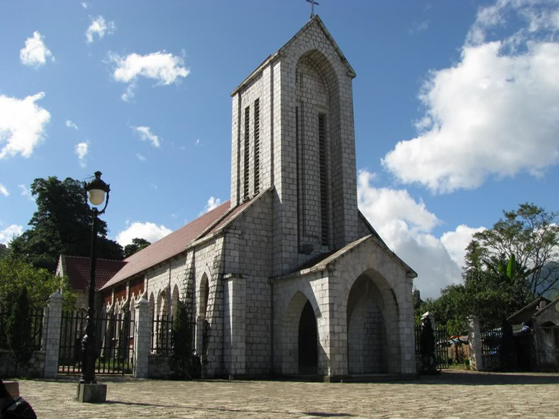 Nhà thờ đá Sapa 02
