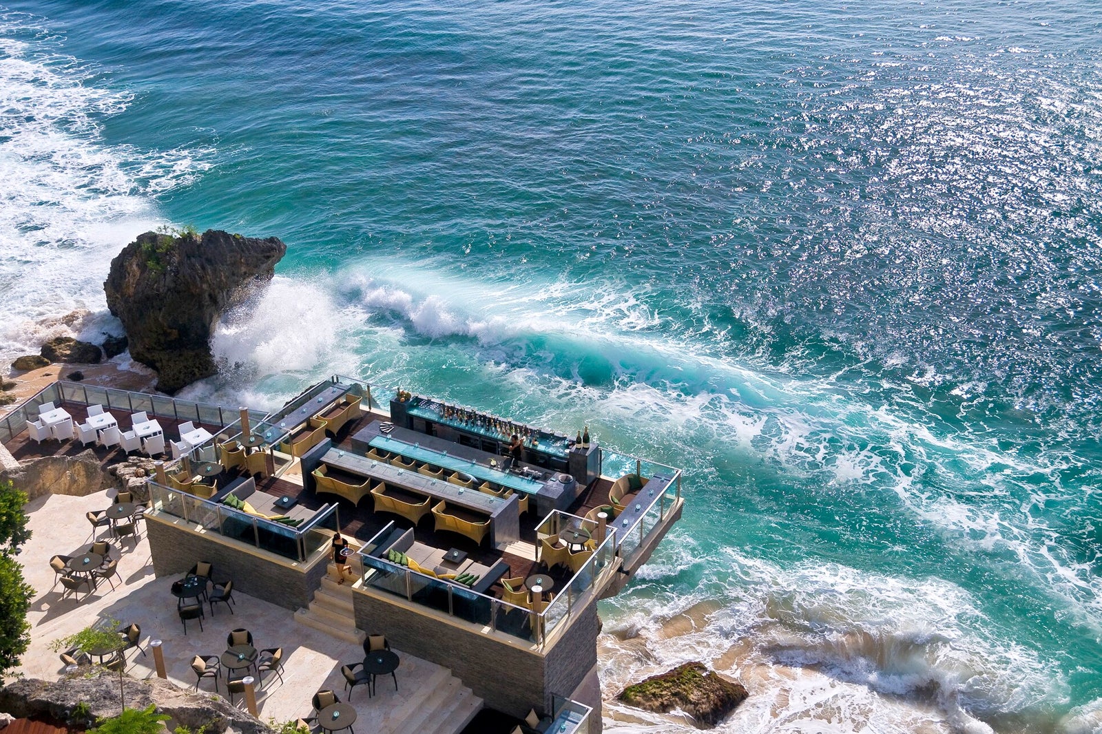 Rock Bar Bali - Quán bar bãi biển đẹp ở Bali