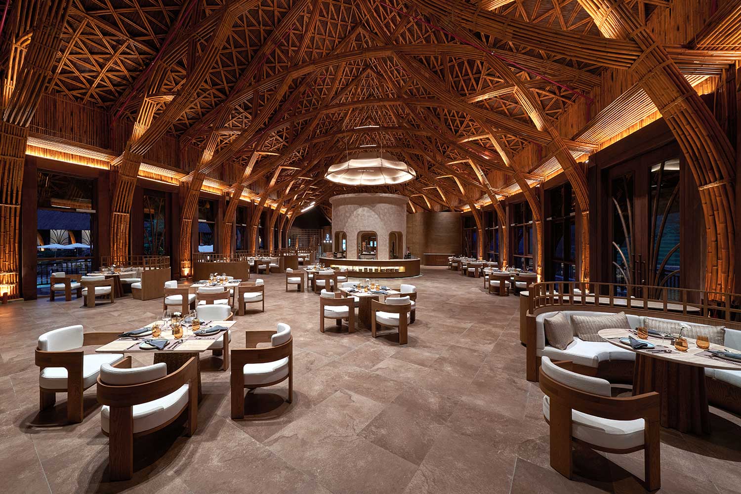 /files/images/garrya-mu-cang-chai/GR-Mu-Cang-Chai---Refresh-Restaurant---1050.jpg