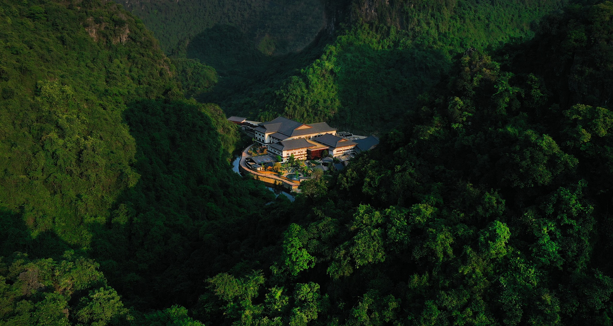 Yoko Onsen Quang Hanh